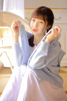 写作业坐在捧捧上面的句子